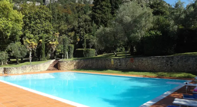 Вилла Exclusive Villa Dipped in a Wide Private Park, big Pool, on the Garda Lake