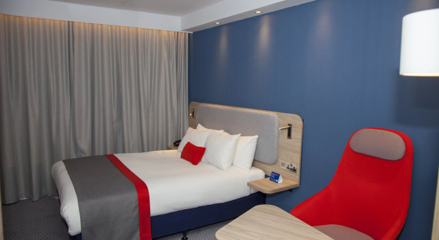 Holiday Inn Express Cardiff Bay by IHG, Забронировать Отель Кардиф-Бэй Кардифф