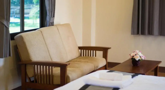 Трёхместный номер Standard NanBaanKhun Hotel