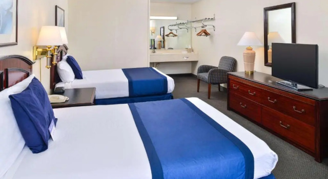 Четырёхместный номер Standard Castle Inn & Suites Anadarko