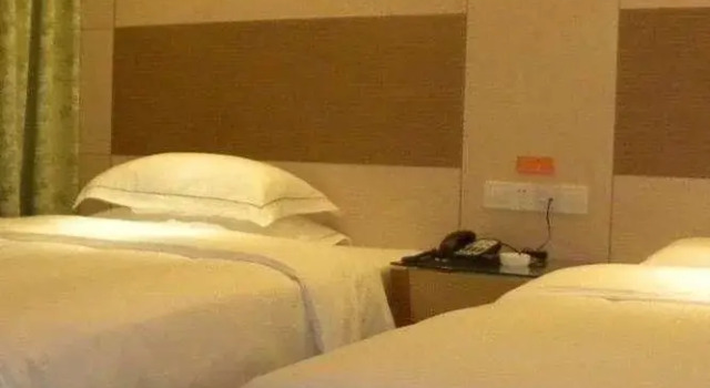 Yichang Lucky Seven Hotel Yichang Xiling Second Road, Prenota Hotel Yichang Hubei