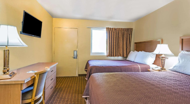 Четырёхместный номер Standard Motel 6 Riviera Beach FL