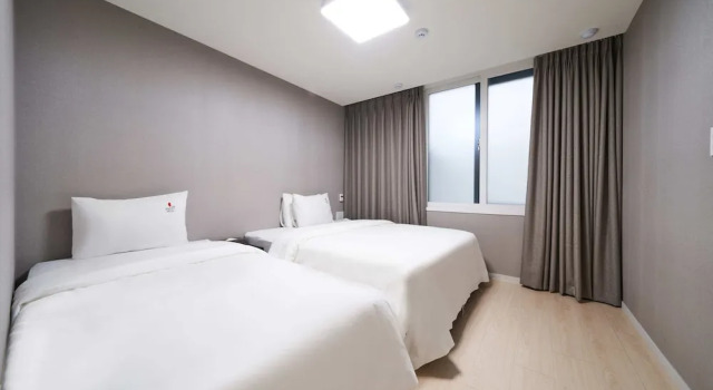 Familie Suite 2 Schlafzimmer BON Hotel BUSINESS