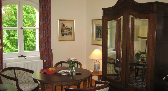 Burg Boetzelaer, Book Hotel Kalkar Lower Rhine