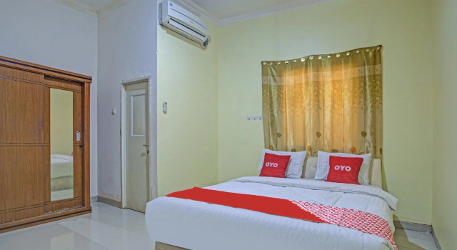 OYO 3883 The Red, Rezervovat Hotel Bogor 