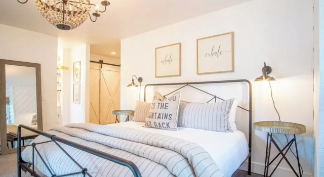 Sunburst 33 - 3BD + Loft + Resort Amenities, Book Ferieresort Hoteller i Sun Valley med parkering, nær Dollar, Parkering