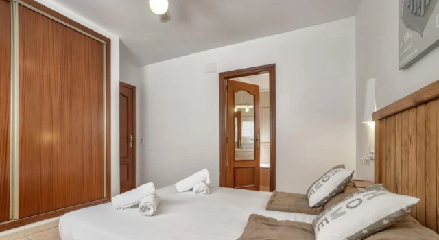 Villa - 7 Bedrooms with Pool and WiFi - 106438