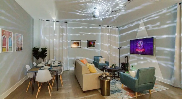 Mega Home 24 Beds and Karaoke