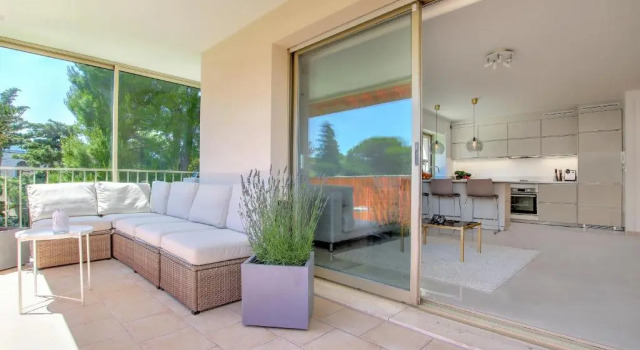 Апартаменты Modern Family Home 5 min to Beach +Pool +Garage