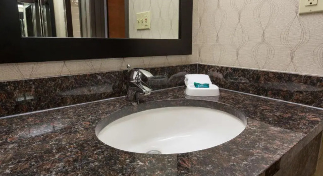 Номер Superior Heritage Inn & Suites The Woodlands, Trademark by Wyndham