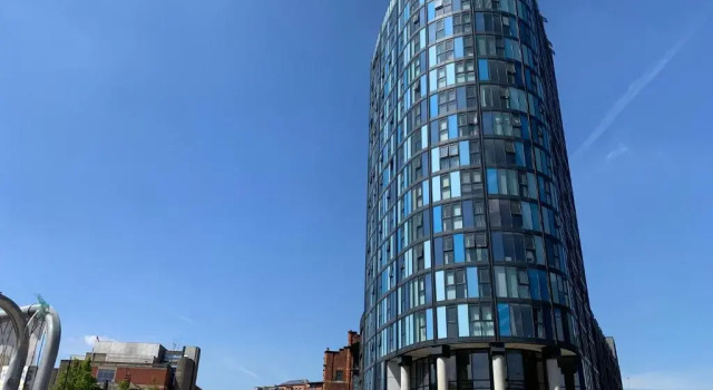 Sleeps up to 6, single beds available with perfect city centre location for work or leisure, Amazing city views!
