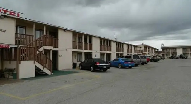 Кровать в общем номере National 9 Inn Tonopah