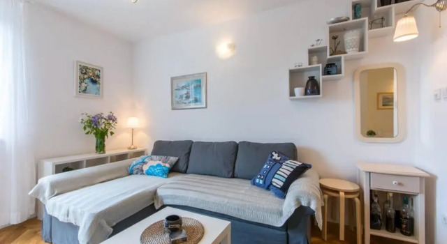 Flora three bedroom apartment. Near beach