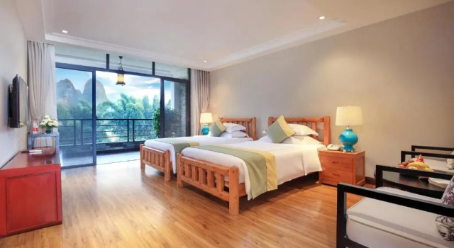 Двухместный номер Standard с балконом Yangshuo Lijiang Island Riverside Resort