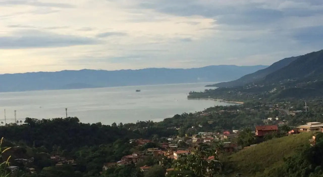Linda casa com vista pro mar!!