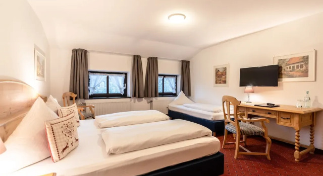 Трёхместный номер Classic Hotel Sauerlacher Post
