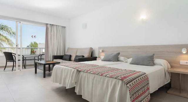Студия с балконом Apartamentos Siesta I