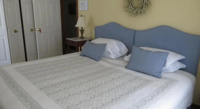Cedar Gables Bed & Breakfast, Rezervasyon Otel Niagara Wine Region Ontario