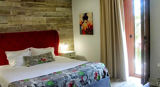 Номер Standard с балконом ArtOtel Barcelos