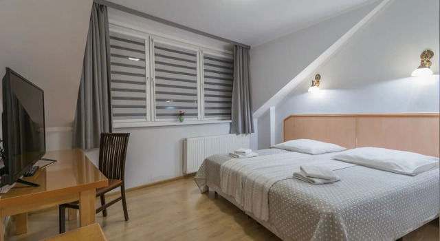 Antica Pokoje Gościnne, Boek Bed and Breakfast Hotels in Klein-Polen met parkeren, Parkeren
