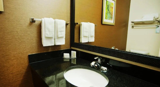 Четырёхместный номер Standard Fairfield Inn and Suites by Marriott Bartlesville