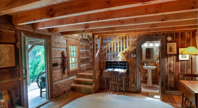Коттедж Aunt Babbies Cabin · Aunt Babbies Cabin