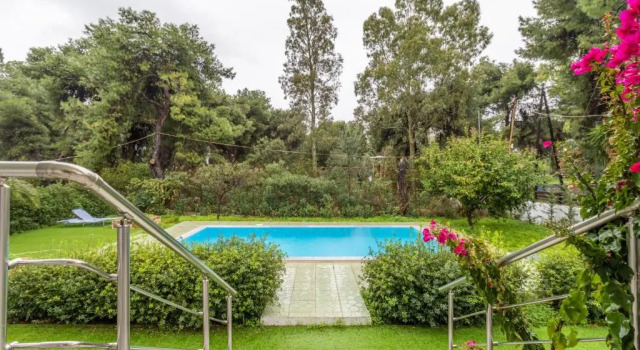 Вилла Marvelous, Secluded Villa w/ 3 BR , Pool & Garden, Kavos
