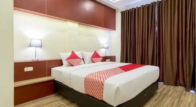Merlion Hotel by OYO Rooms, Rezerwuj Hotel Medan Sumatra