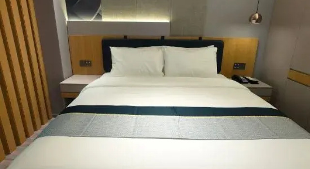 Двухместный люкс Homeinn Selected Hotel (Yanzhou Maochang Century Ginza Plaza)