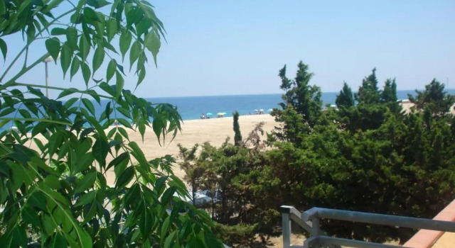 Трёхместный номер Standard с видом на море Hotel La Villa