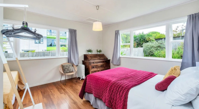 Коттедж с видом на сад Sunny Grey Lynn Holiday Home