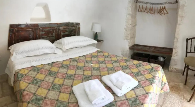 Borgo Trulli 1789, Book Bed and Breakfast Hoteller i Cisternino med parkering, Parkering