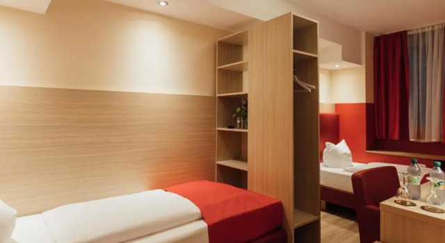 Двухместный номер Economy Цокольный этаж Hotel Hamburger Perle by UniqStay