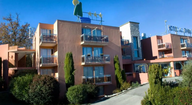 Семейный номер Standard с балконом Hôtel Du Baou