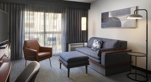 Четырёхместный люкс c 1 комнатой Courtyard by Marriott Palm Springs