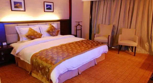 Conifer Lishui Yangguang, Prenota Hotel Hotel a Lijiang con parcheggio, Parcheggio