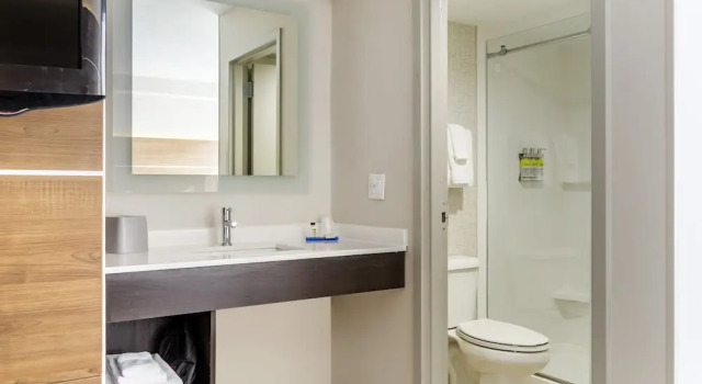 Люкс c 1 комнатой Holiday Inn Express Hotel & Suites Albuquerque Midtown by IHG