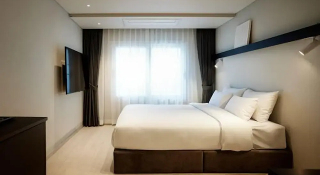 The Connoisseur Residence Hotel