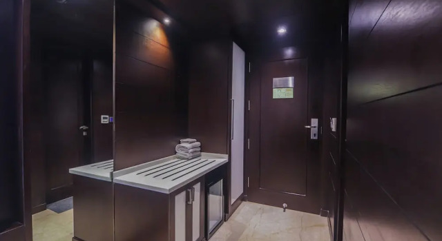 Номер Premier HOTEL GODWIN DELUXE NEAR CONNAUGHT PLACE Offers FREE AIRPORT PICKUP