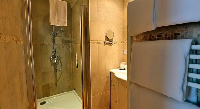 Номер Classic Hôtel-Restaurant-Chambre Insolite Spa - Le XII de Luynes