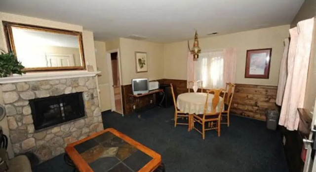 Четырёхместный люкс Saddleback Inn
