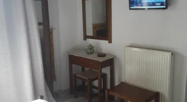 Magda Studios - Double Bed Room N4, Book Hotel Zagora 