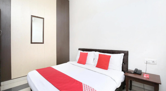 OYO 14494 Hotel Ramneek, Book Hotel Amritsar Punjab
