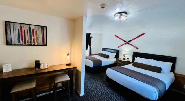 Четырёхместный номер Deluxe Shasta Inn