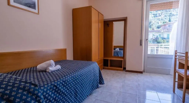 Двухместный номер Standard с видом на горы Hotel Benacus Torri del Benaco