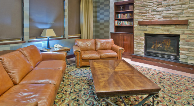 Holiday Inn Express Hotel & Suites Portland-Northwest Downtown by IHG, Забронировать Отель Отели Портленда с парковкой, рядом с Дом-музей Треветта-Нунна, Парковка
