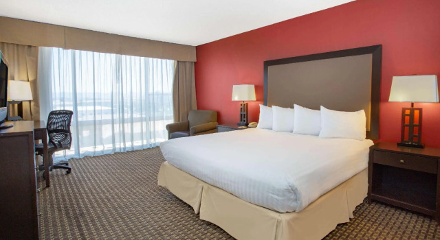 Двухместный номер Standard Holiday Inn Express & Suites Phoenix - Midtown, an IHG Hotel