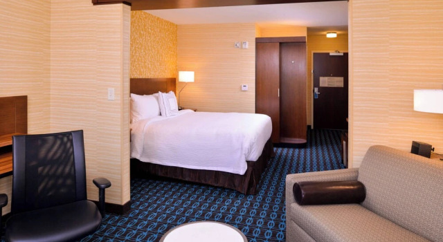 Двухместный люкс Fairfield Inn & Suites by Marriott Plymouth White Mountains
