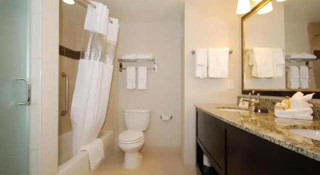 Номер Standard Best Western Plus Marina Gateway Hotel