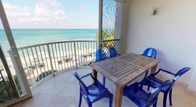 South Bay Beach Club 14 - 4 Bedroom 4 Bathroom Unit, Prenota Villa Cottage a Grand Cayman, Cottage